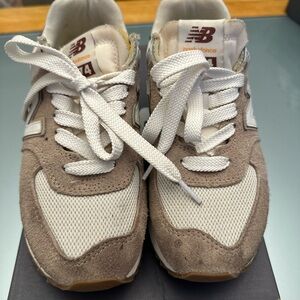 Women Platforms New Balance size 6.5 / men 5